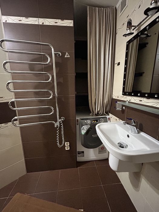 Продаж євро 2 кімнатної квартири з ремонтом! Чудова локація!