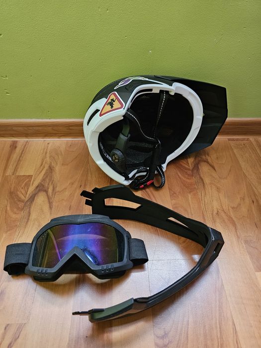 Kask rowerowy rozm. L + google.