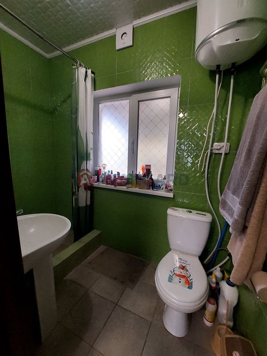 Заміський будиночок поряд із містом