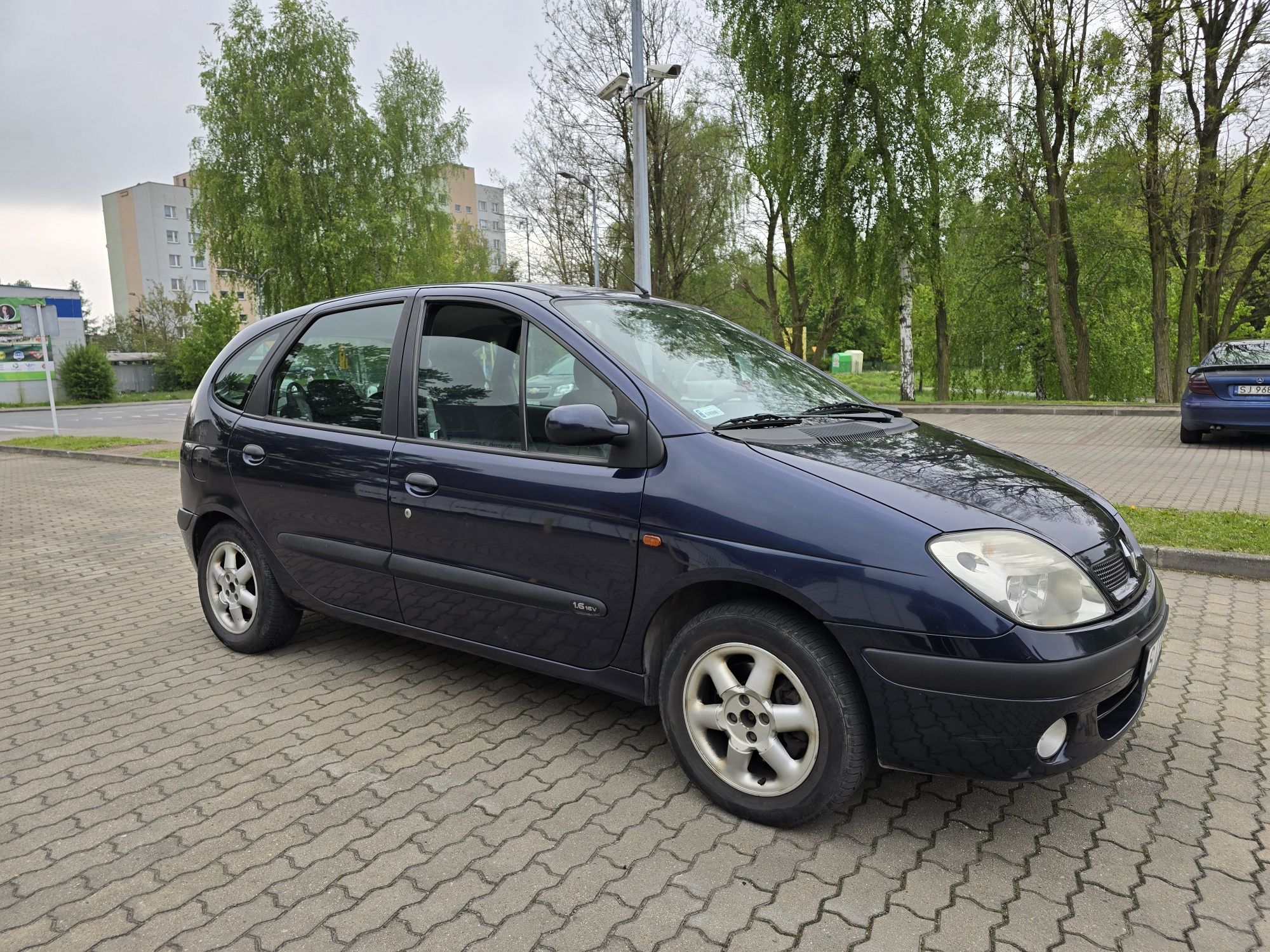Zadbany Renault Scenic 1.6 - bardzo dobry stan, ważne opłaty, do jazdy