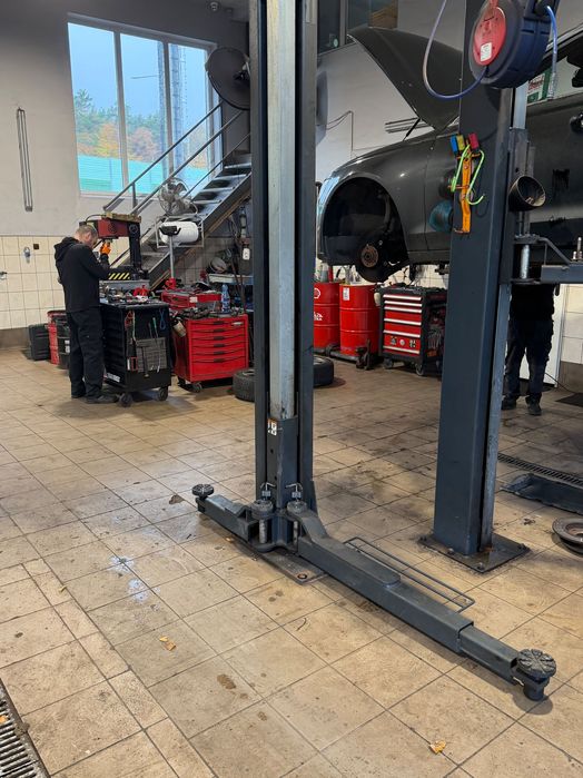 Podnośnik dwukolumnowy Nussbaum 4T 2.40SL