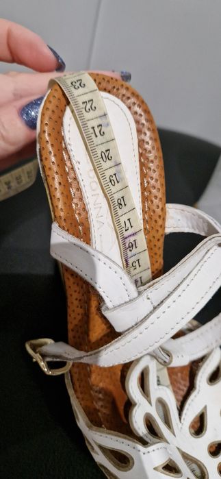 Босоніжки, шкіряні 36 розмір, 23 см.