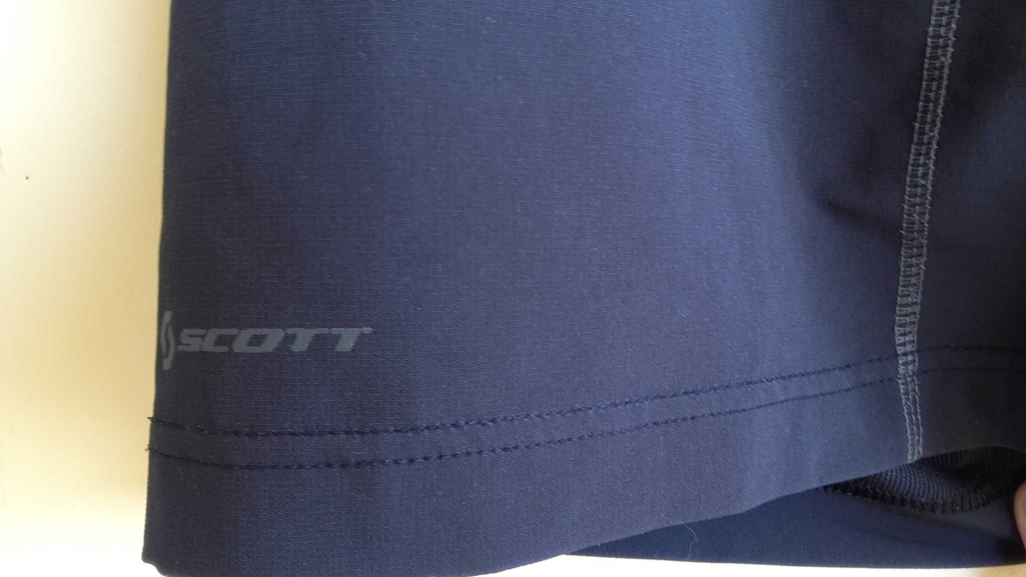 Spodnie krótkie Scott  roz L