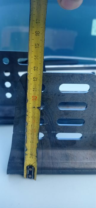 Уголки для крепленя ковшей