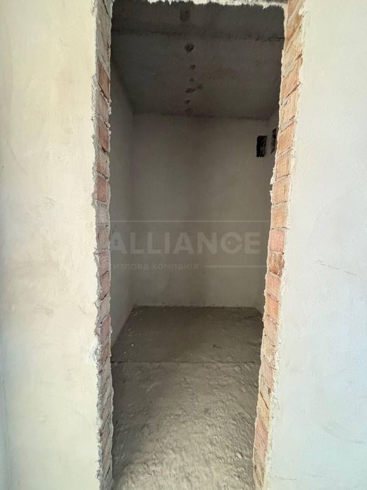 Продам двокімнатну  квартири в збудованому будинку біля Вокзалу