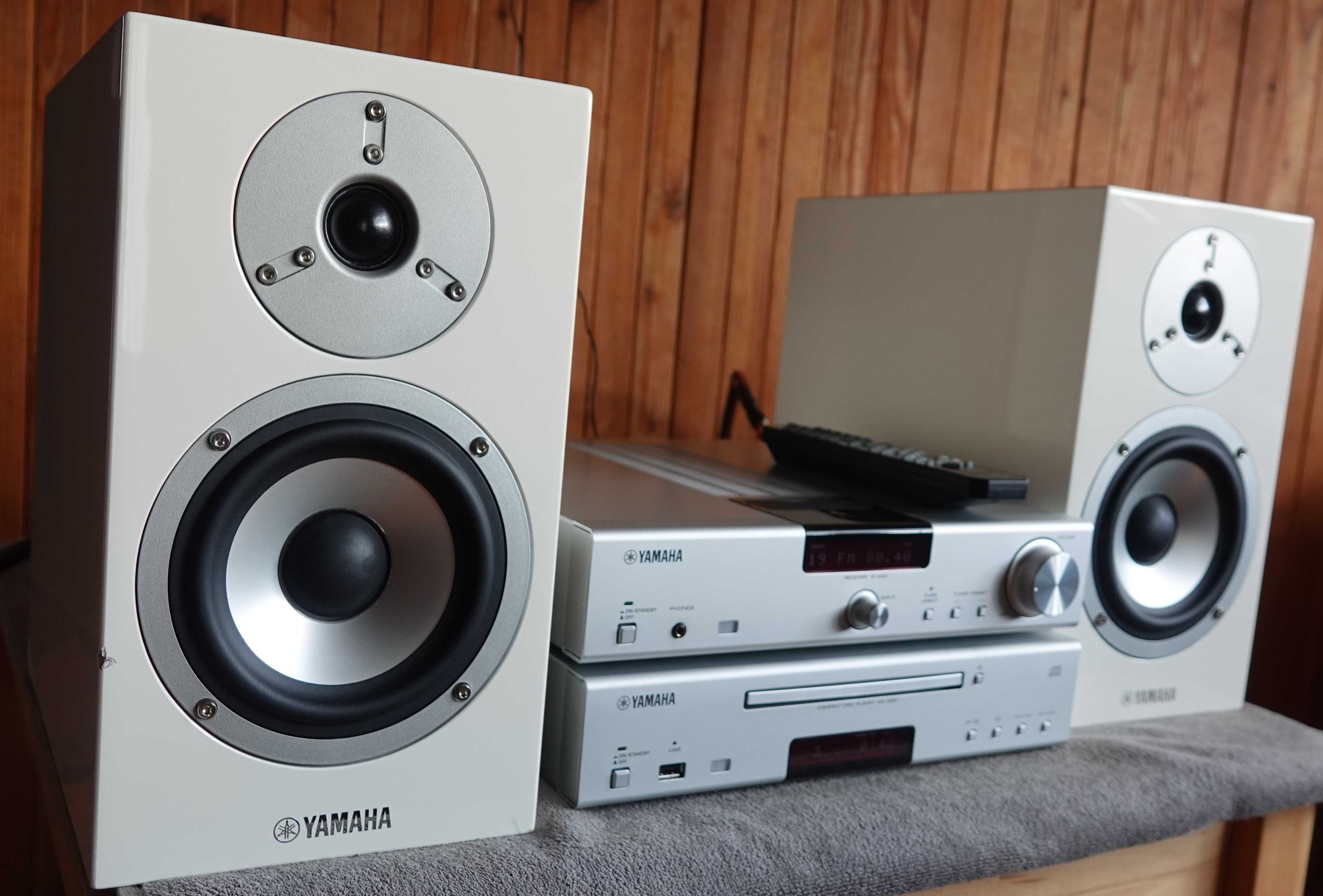 Wieża Yamaha Pianocraft iPod  R-1330  CD-1330  NS-BP400 +Pilot Srebrna