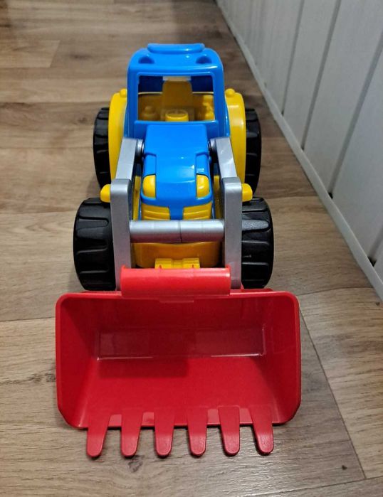 Трактор з ковшем дитяча іграшка