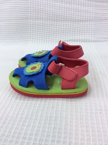 Sandálias de criança