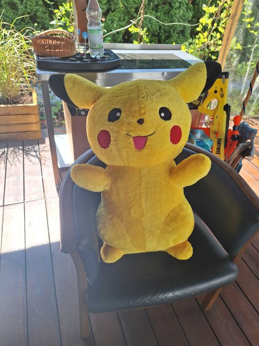 Pikachu pluszak duży