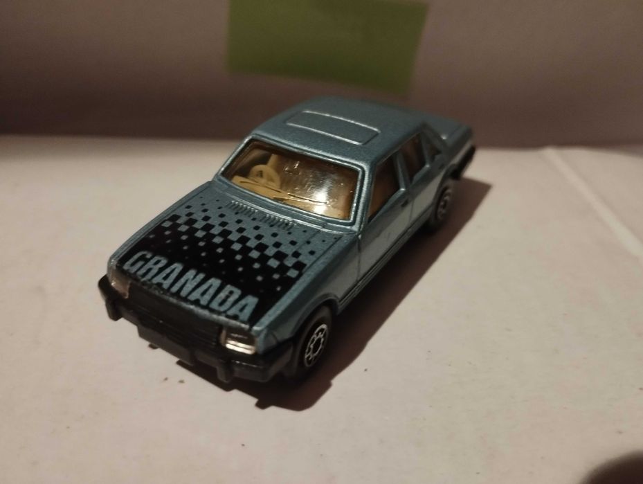 Pojazd auto Edocar 1986 Macau Ford Granada metalowy kolekcji resorak