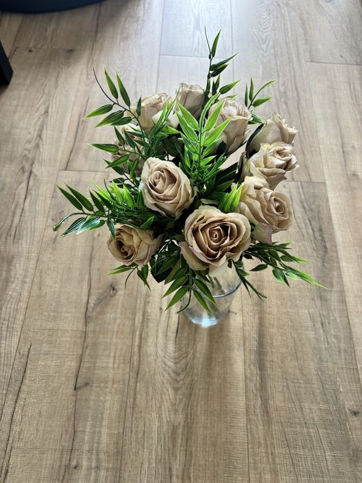 Bukiet sztucznych róż  w kolorze szamańskim Wszystkich Świętych