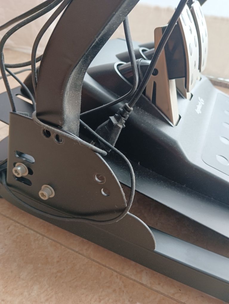 PS4 Slim 500gb e 2 comandos + Logitech G29+suporte volante pedais