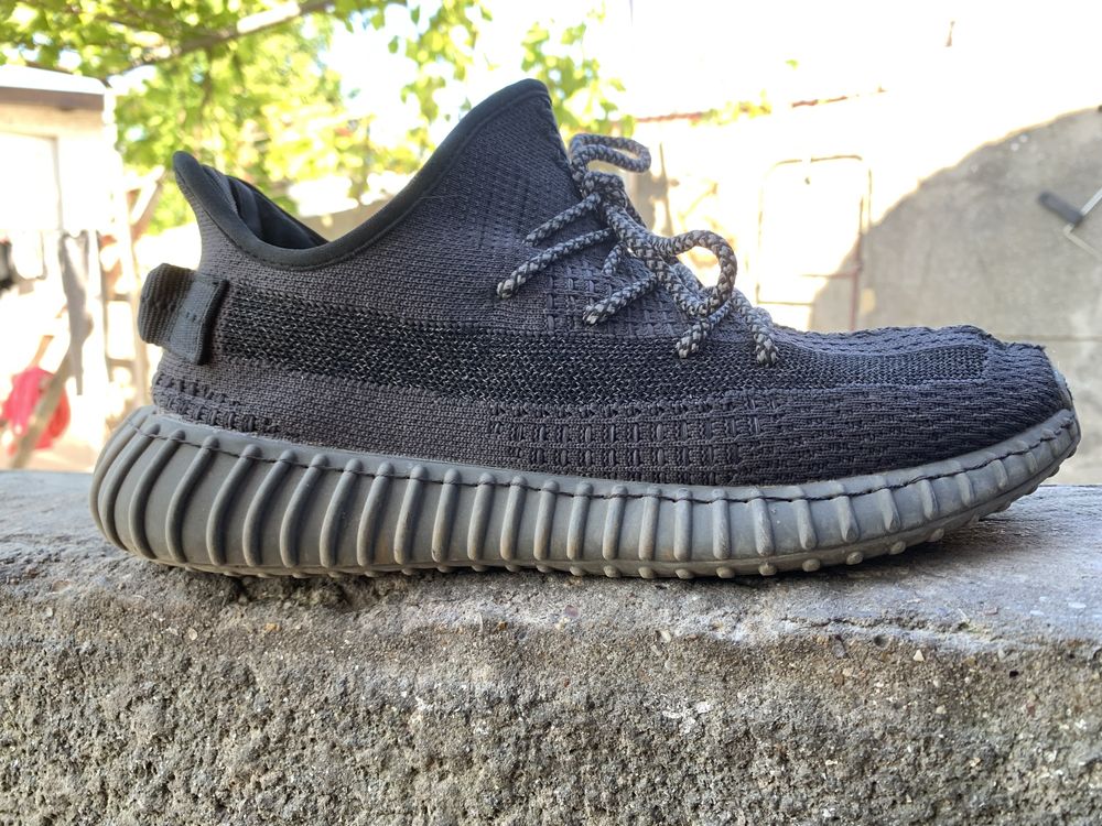 Коросвки adidas yeezy boost 350