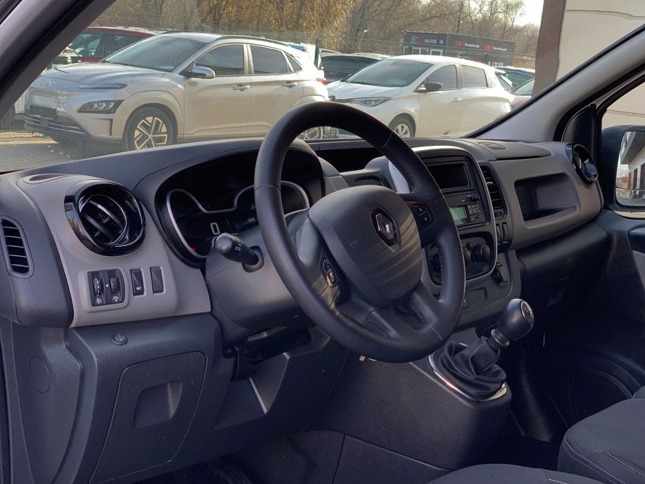Renault Trafic 2019 9 місць