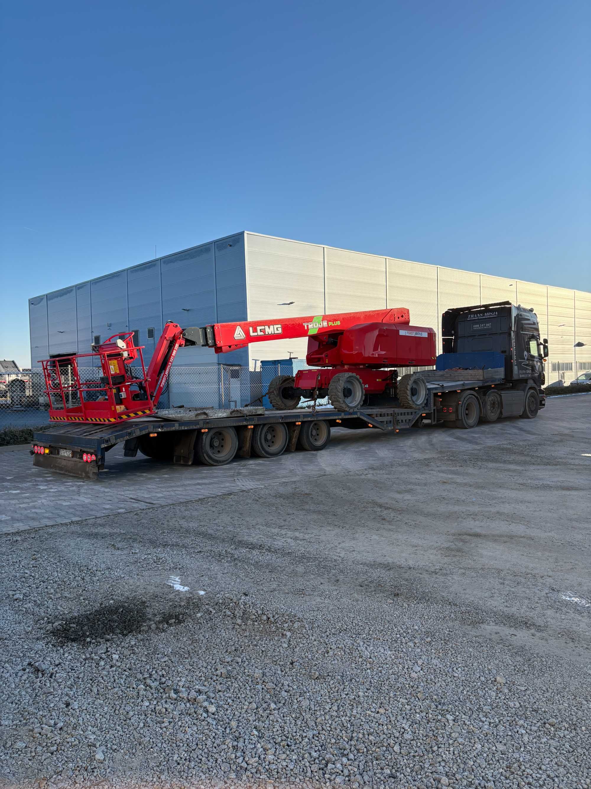 Transport niskopodwoziowy laweta platforma