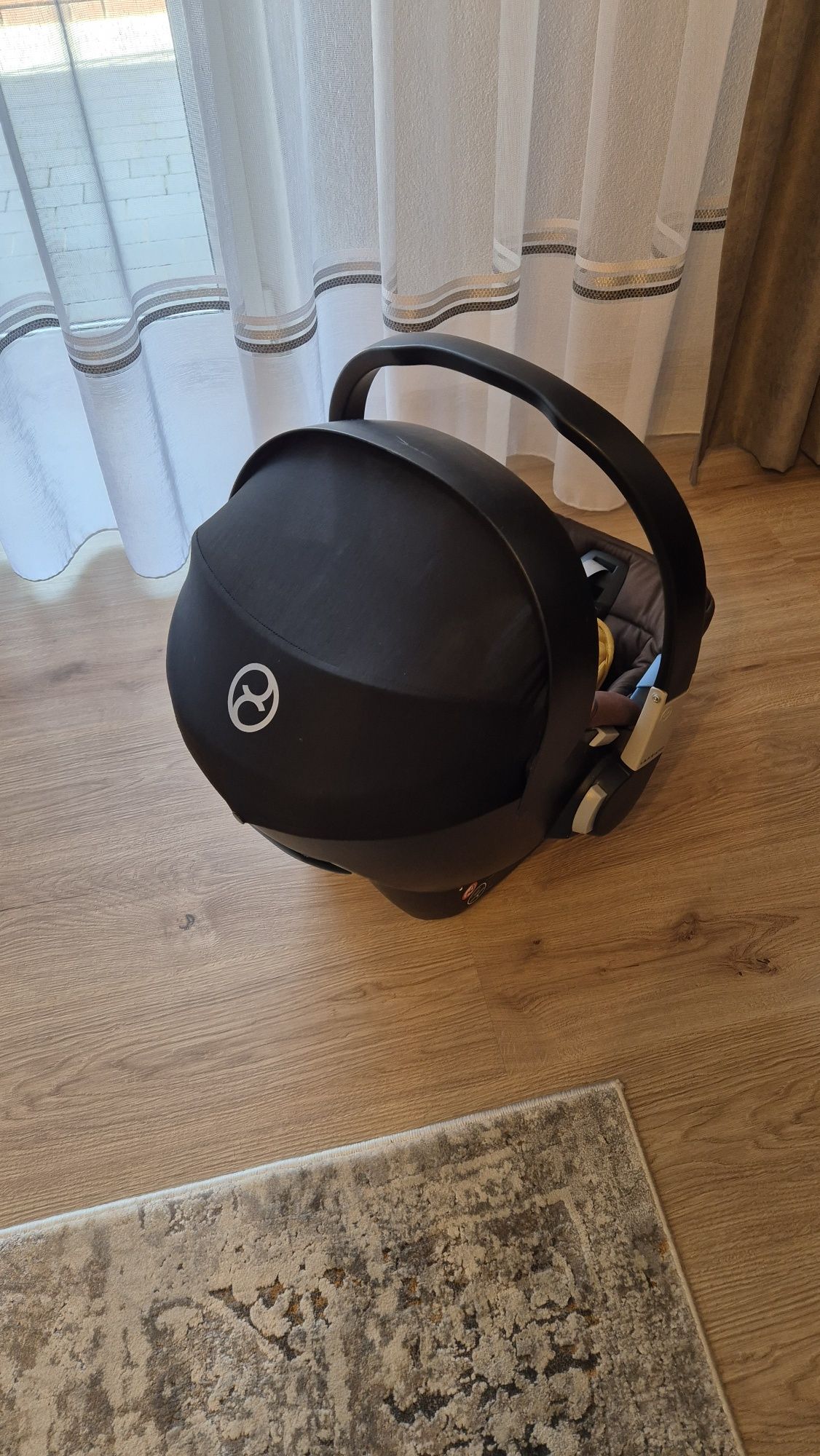 Fotelik nosidełko firmy Cybex