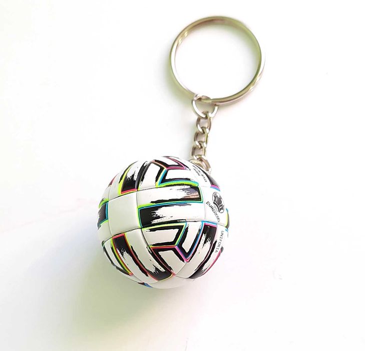 Брелок - футбольний м'яч, баскетбольний мяч. Брелки для спортсменів.