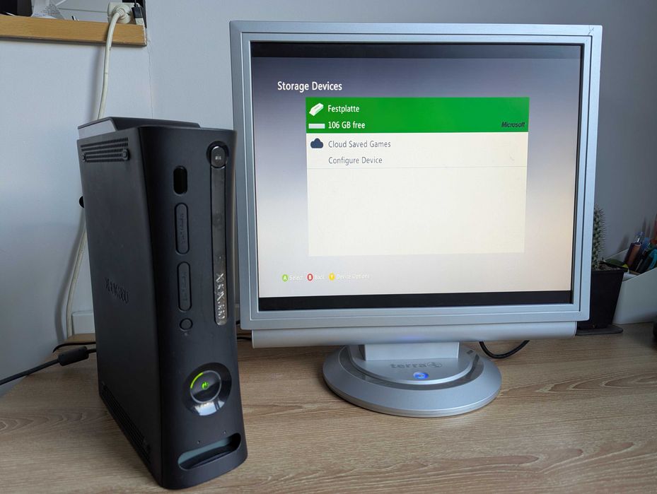 Xbox 360 Elite 120 ГБ з іграми і джойстиком