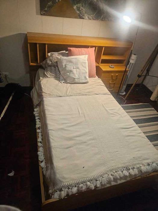 Conjunto de quarto – cama individual + cómoda com espelho