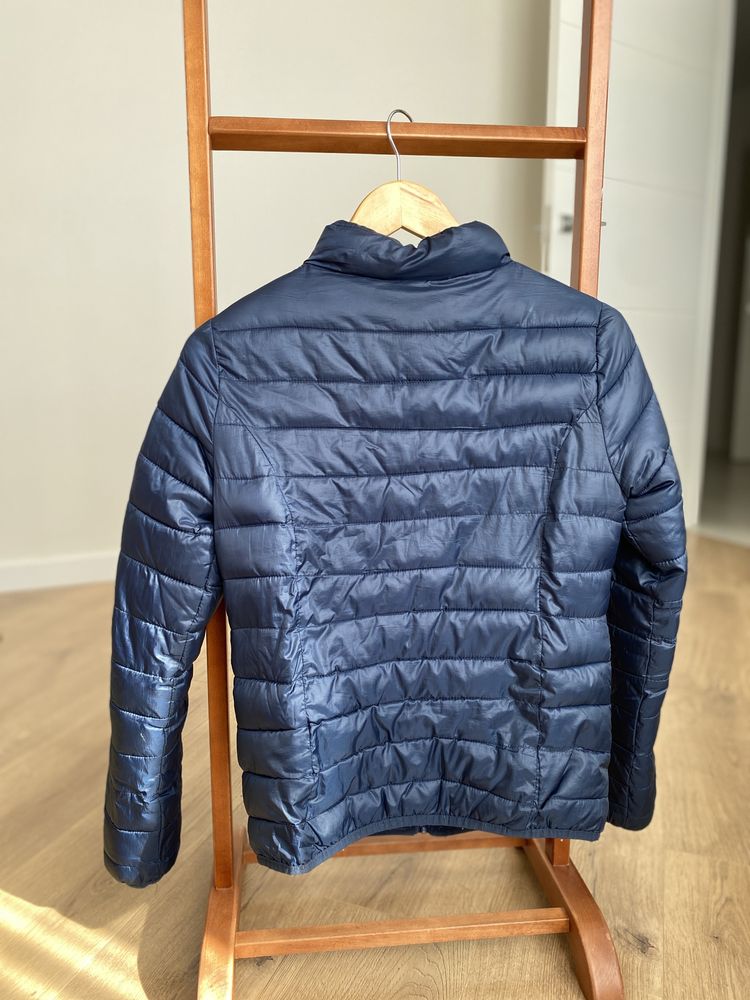 Куртка вітровка жіноча  Pull Bear