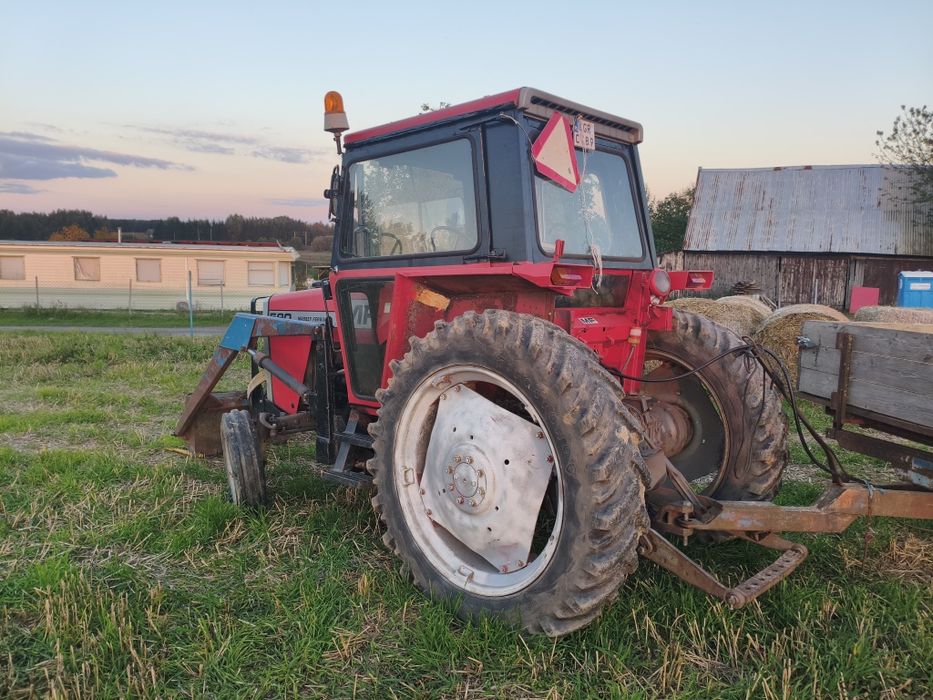 Ciągnik Massey Ferguson z turem