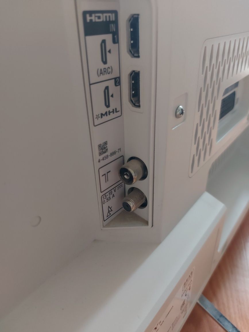 Телевизор Sony KDL-24W605A