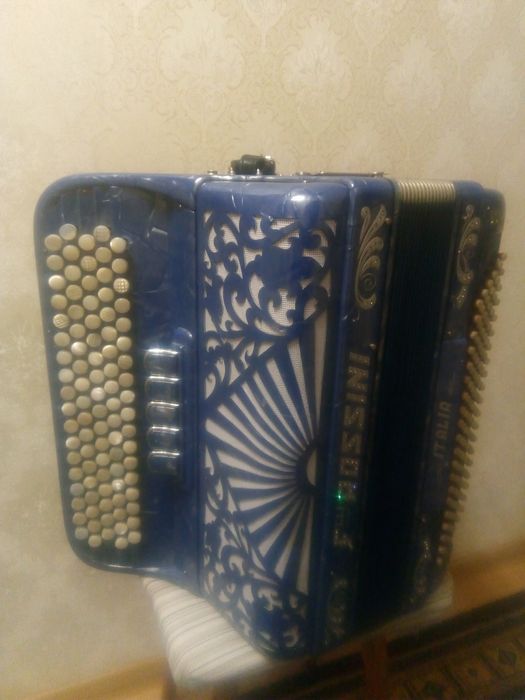 Баян "Rossini"..