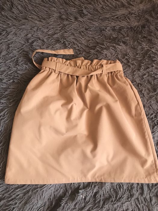 Бежева спідниця із шортиками