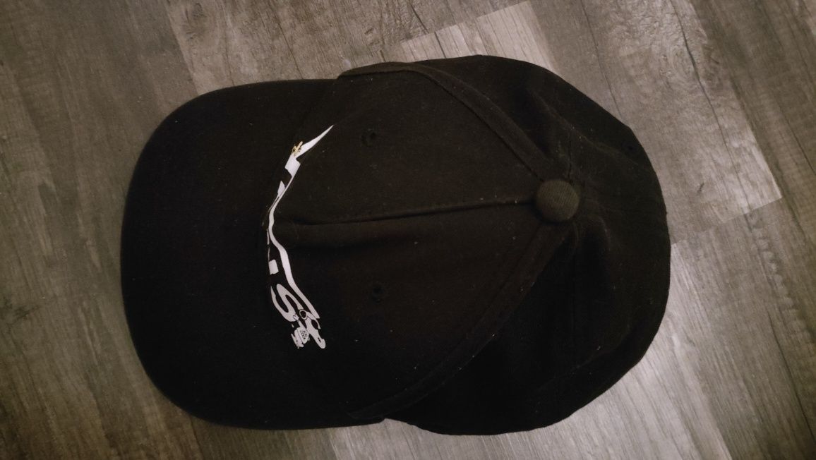 świetna czapka VANS