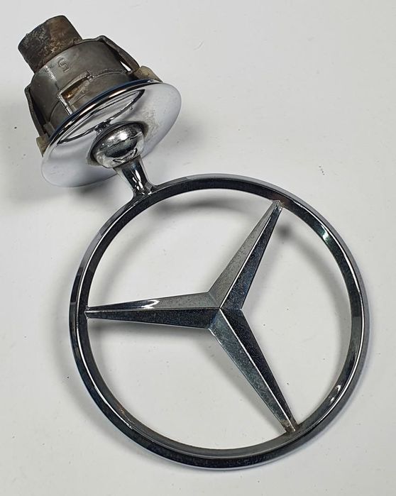 EMBLEMAT CELOWNIK GWIAZDA MASKI ZNACZEK LOGO MERCEDES W205