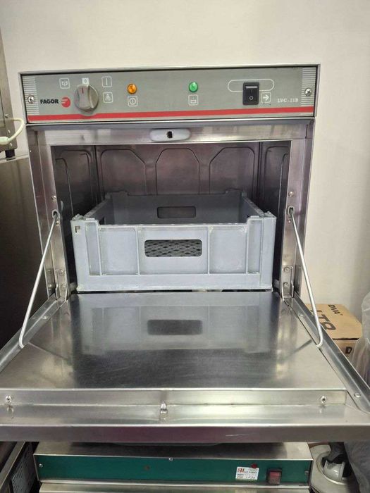 Посудомийна машина Fagor LVC-21B