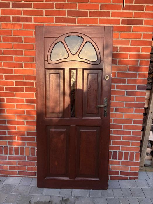 Masywne Drzwi drewniane wejściowe zewnętrzne prawe