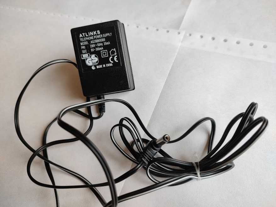 Zasilacz 9V 300mA AG350900.300 AtLinks daje prąd zmienny
