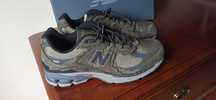 (r. 45,5) New Balance 2002R Protection Pack Dark Moss M2002RDN