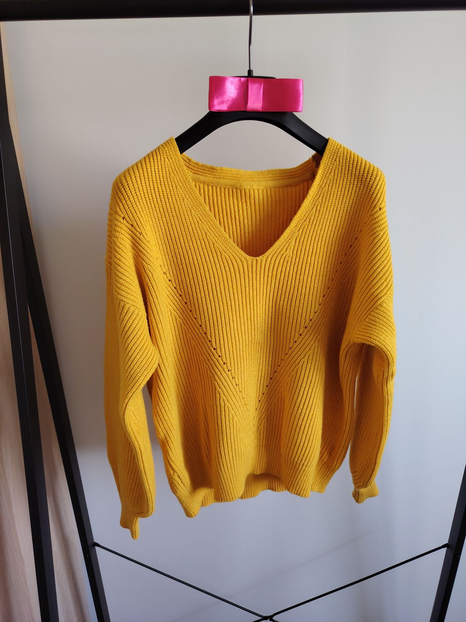 Żółty sweter damski oversize XS/S