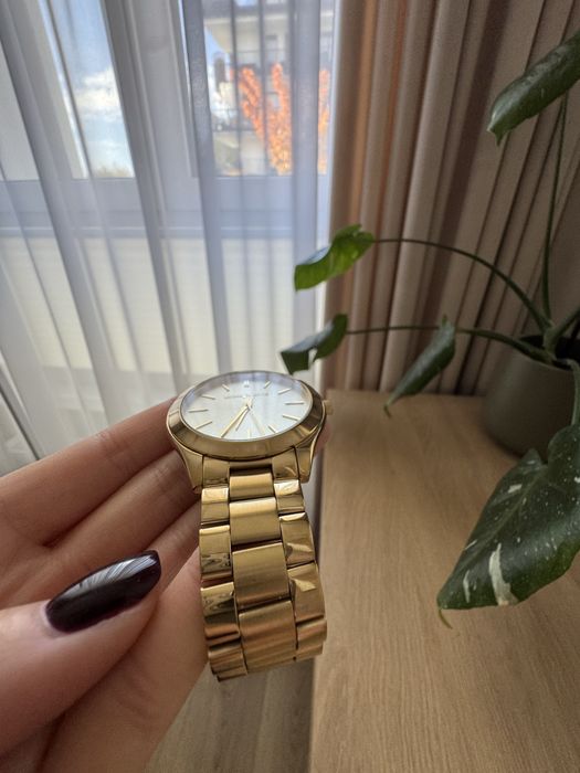 Złoty zegarek na bransolecie Michael Kors