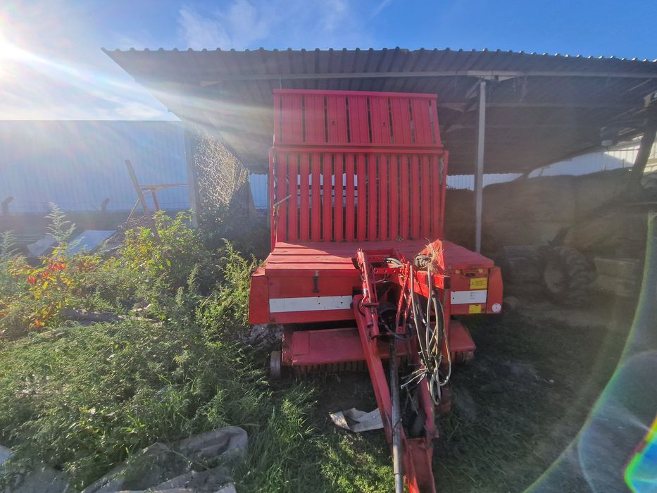 Reboque autocarregante forrageiro pottinger