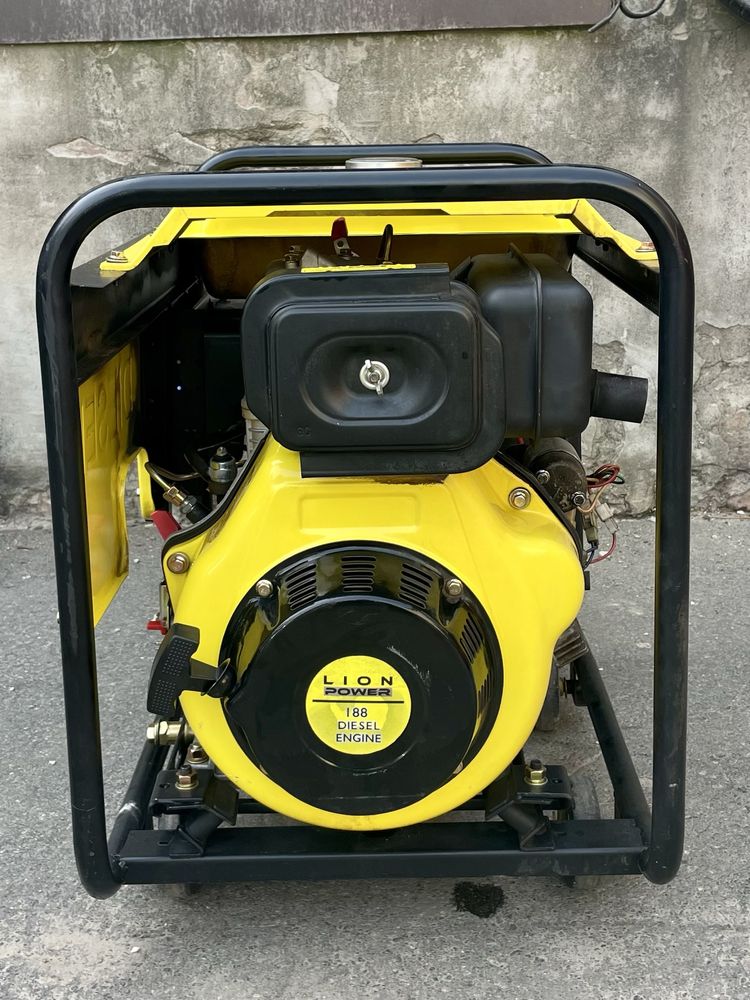 Дизельний генератор LION POWER LND9000E