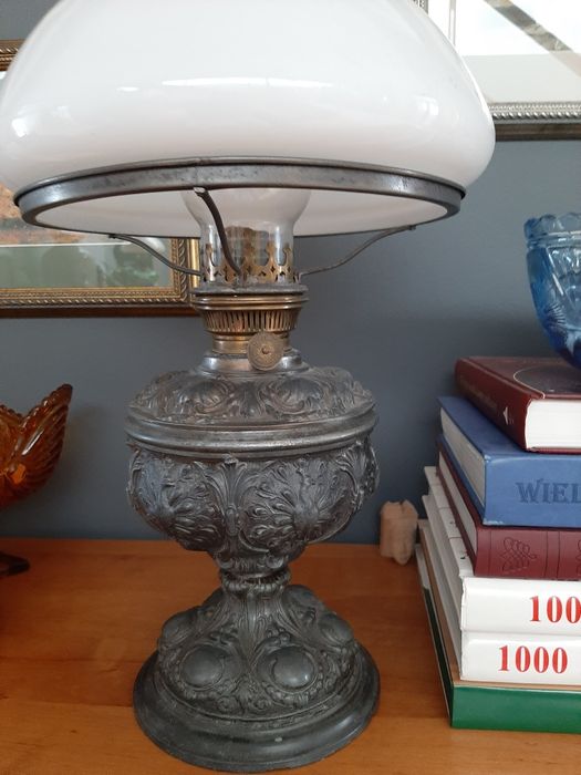 Kompletna lampa naftowa.