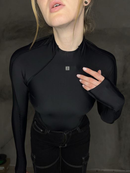 Лонгслів та джинси