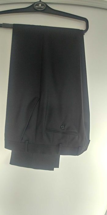 Czarny garnitur Recmam Seewil Platinum r.182/88/86 lub 82 raz założony