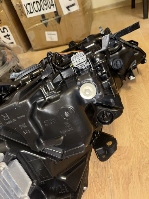 Toyota Highlander 2019-2023 р USA , передні фари хайлендер