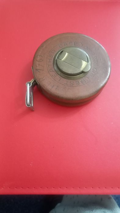 Fita métrica manual.