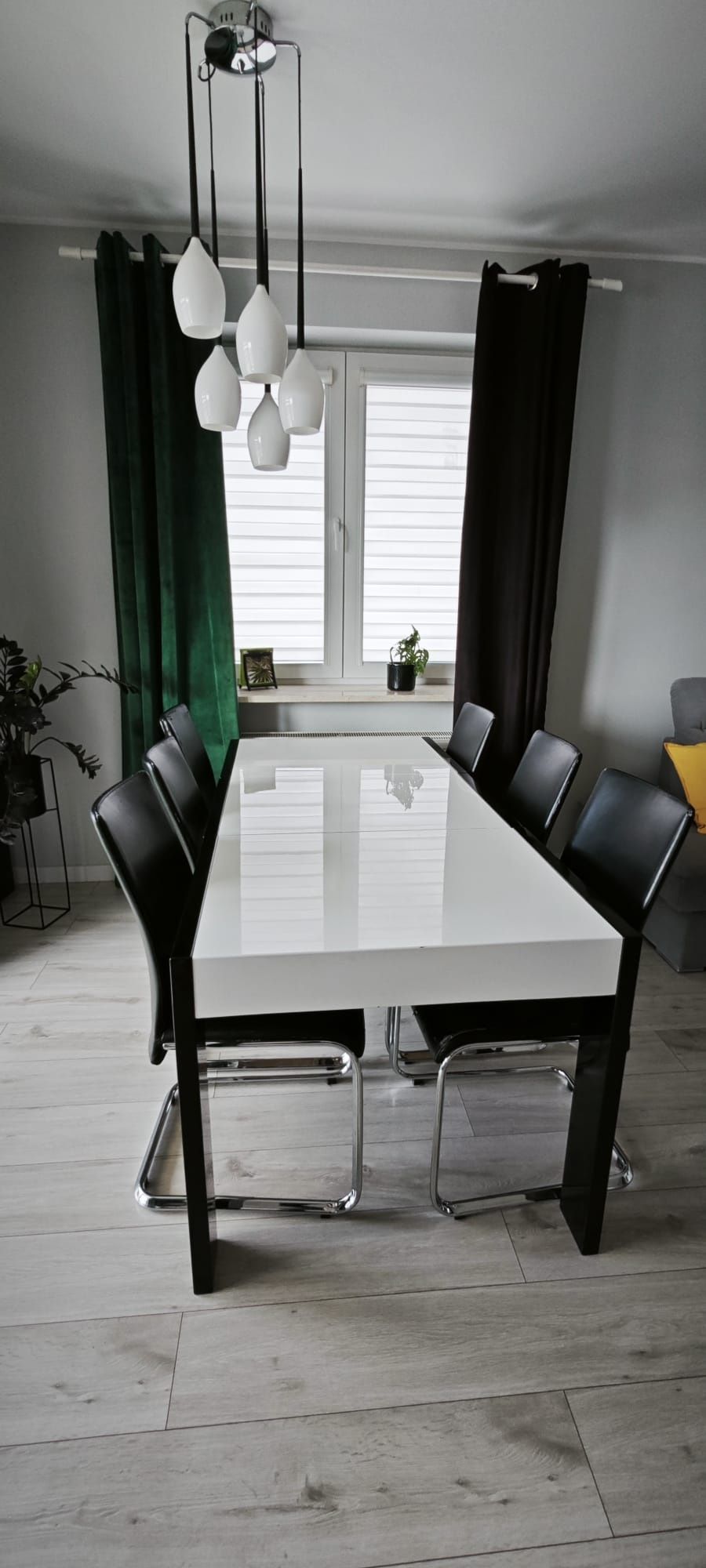 Stół rozkladany od 120 cm do 230 cm + 6 krzeseł gratis