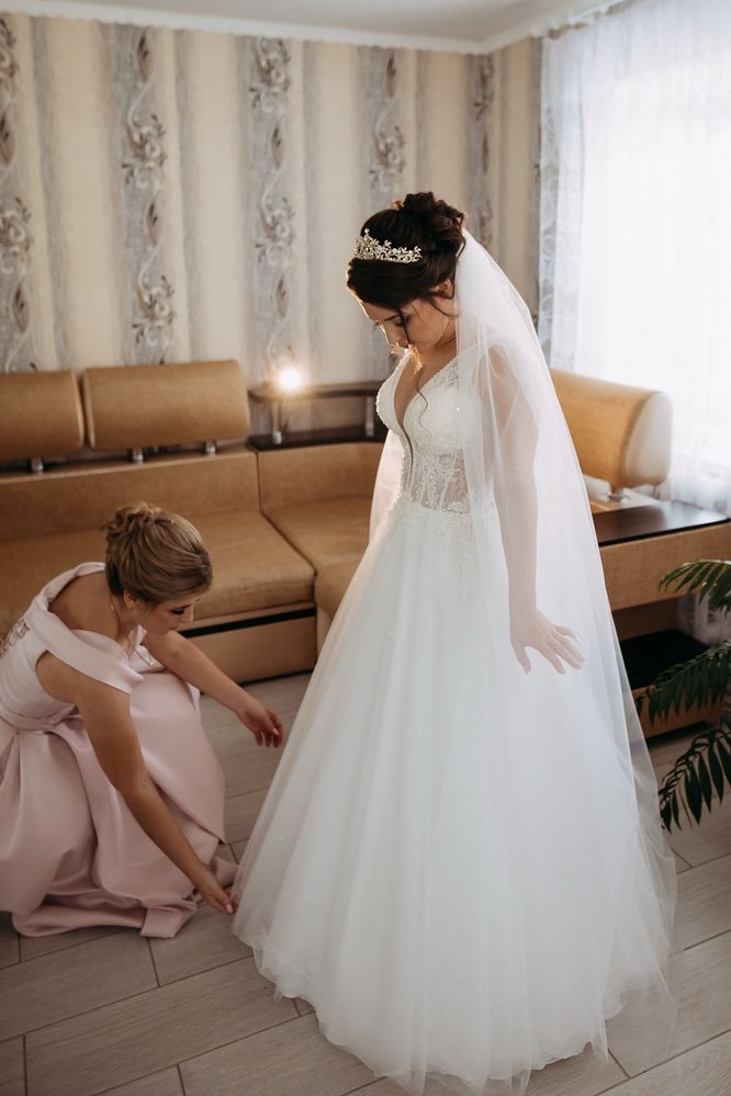 Продам весільну сукню , випускне плаття продам свадебное платье
