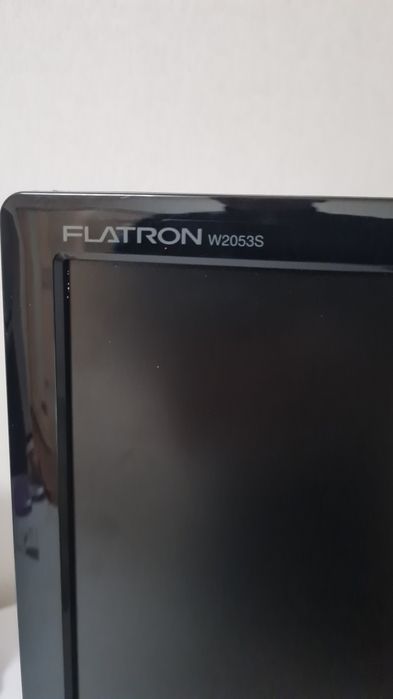 Монитор в хорошем состоянии 20 дюймов.