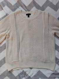 Kremowy sweter oversize