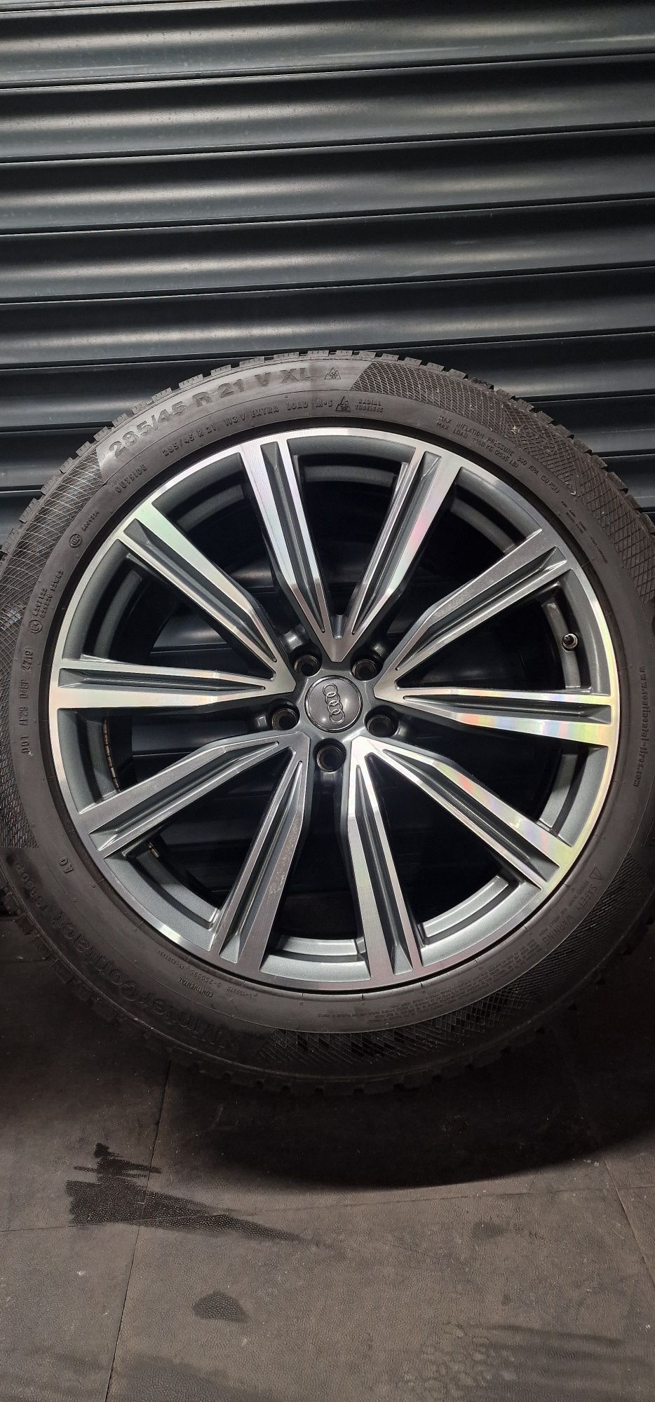Komplet kół felgi Audi Q8 4M  285/45 R21