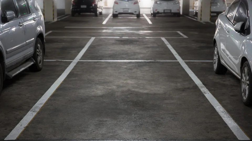 Vendo Lugar de Estacionamento de 15m2 em  Garagem de Prédio