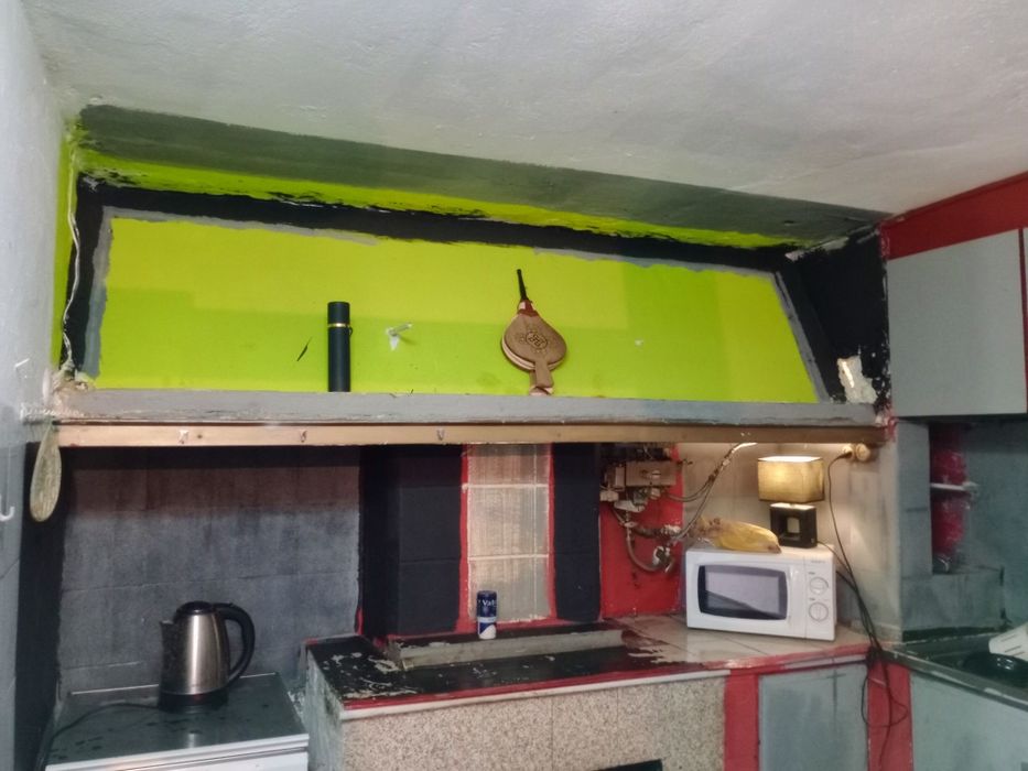 Casa no rio em terreno rústico